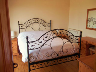 Iron bedstead